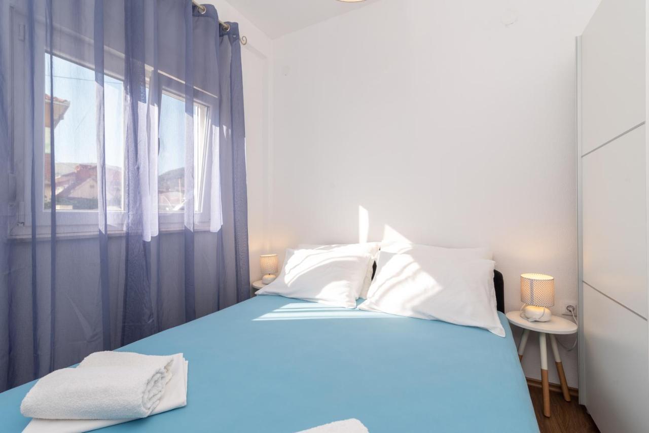 Apartments Bruna Трогир Екстериор снимка