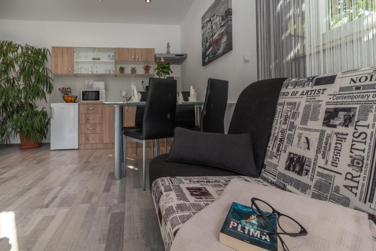 Apartments Bruna Трогир Екстериор снимка