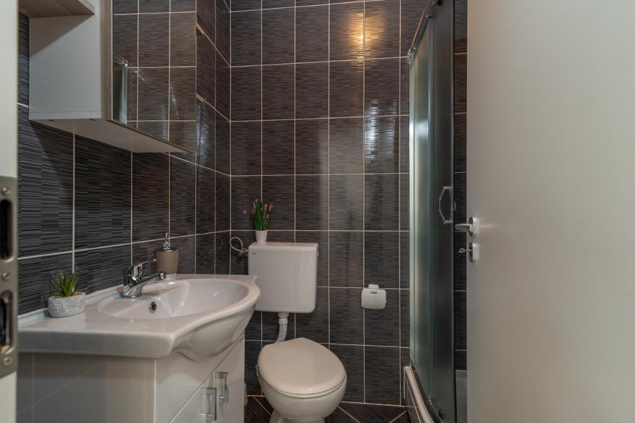 Apartments Bruna Трогир Екстериор снимка