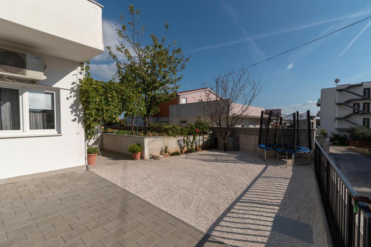 Apartments Bruna Трогир Екстериор снимка