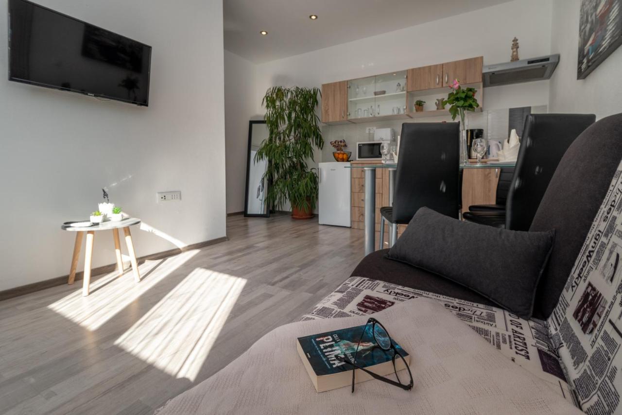 Apartments Bruna Трогир Екстериор снимка