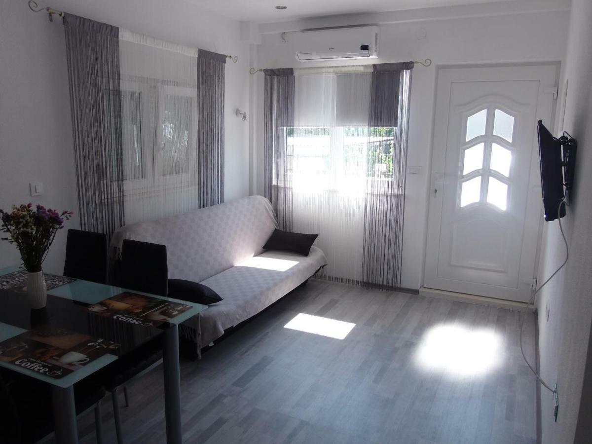Apartments Bruna Трогир Екстериор снимка