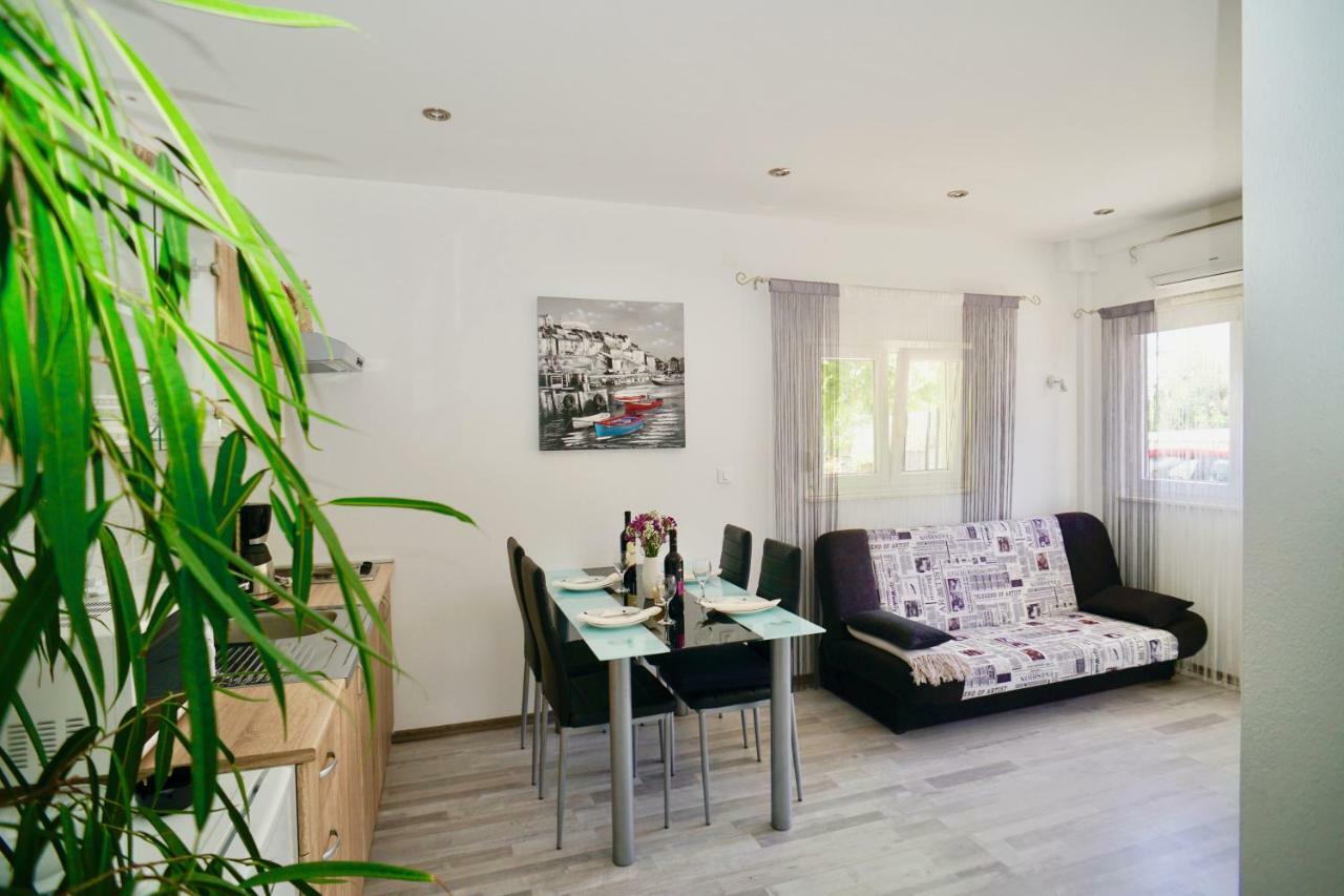 Apartments Bruna Трогир Екстериор снимка