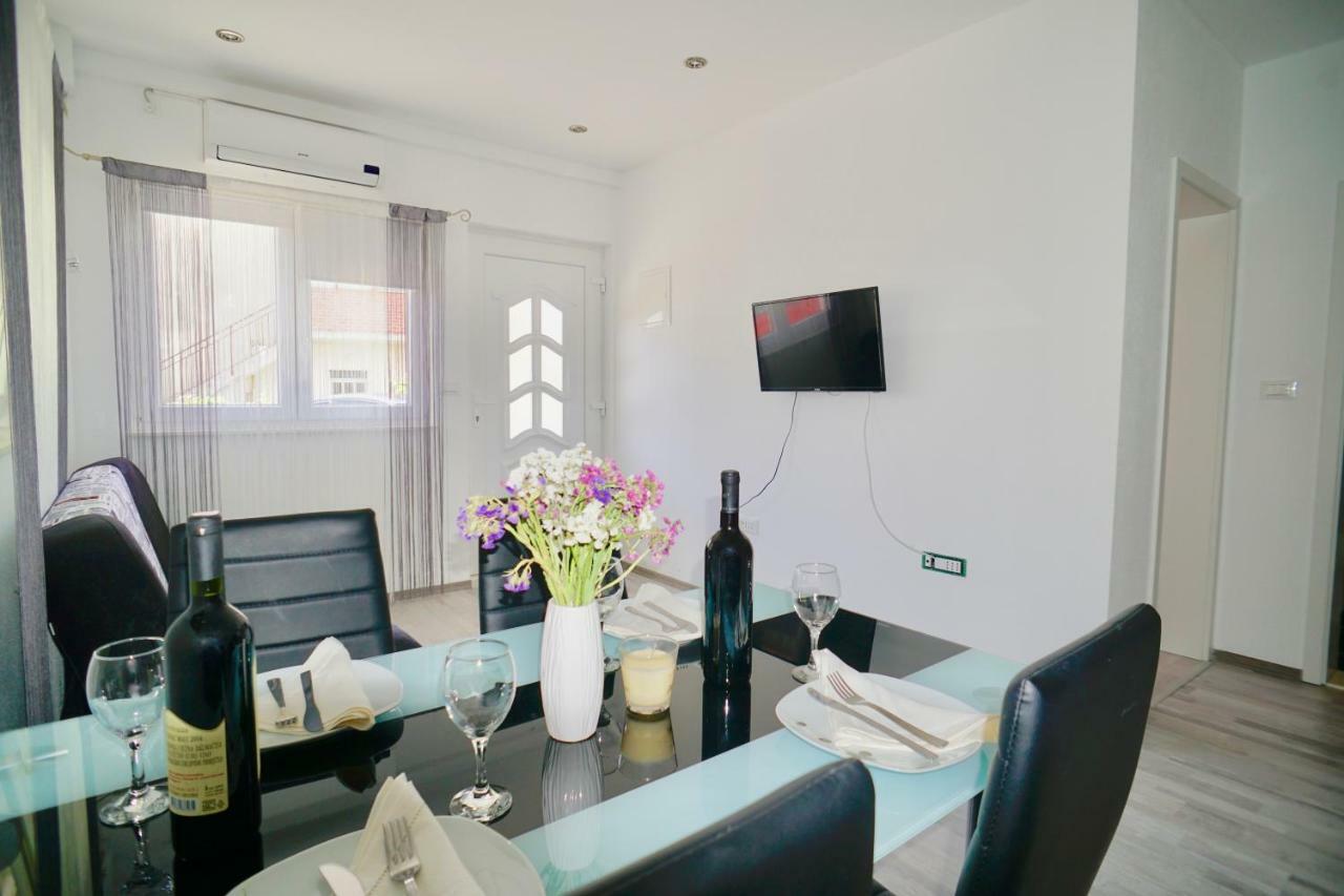 Apartments Bruna Трогир Екстериор снимка
