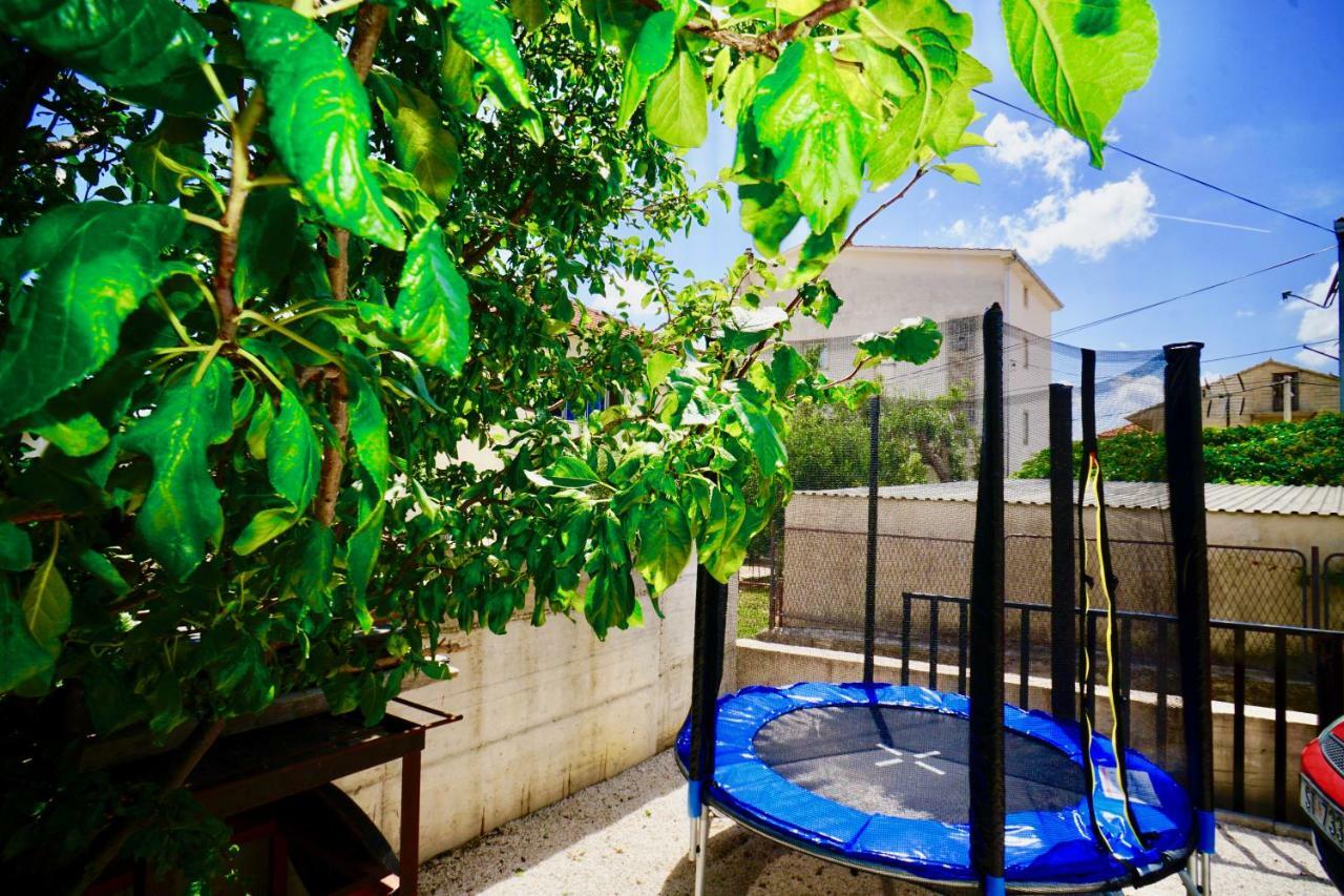 Apartments Bruna Трогир Екстериор снимка