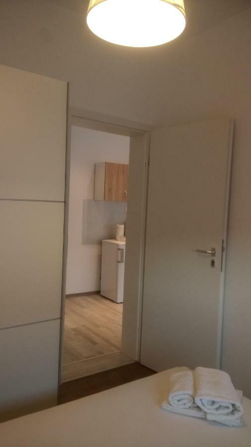 Apartments Bruna Трогир Екстериор снимка